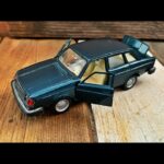 Nacoral Volvo 244 DL scale 1/43 ref 124 1980 Spain