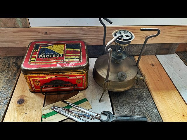 Phoebus 30 small brass camping stove in tin 1950 Austria Phoebus 30 small brass camping stove in tin 1950 Austria