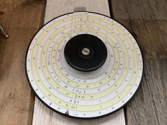 Loga 30 Tt 360 circular duplex slide rule in case 1970 Switzerland