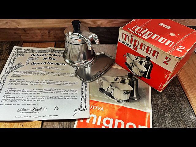 Mignon 2 cup moka pot OMG round knob in box 1960 Italy