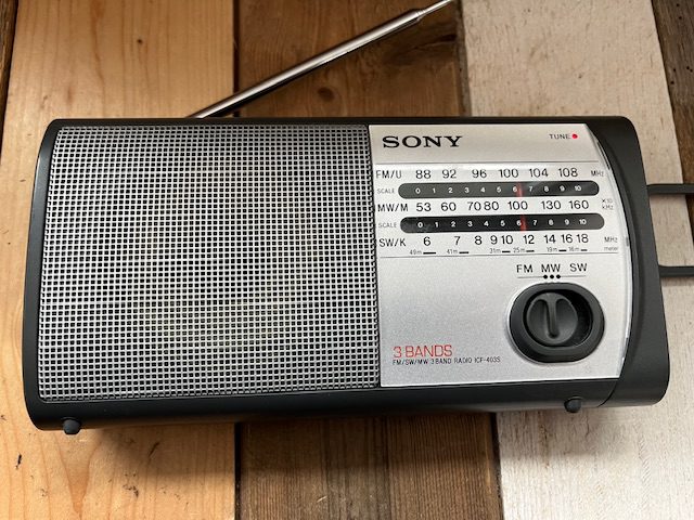 Sony ICR-403S radio 3 bands FM MW SW 1990 Japan - Vintage Man Stuff