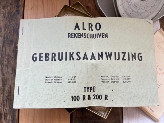 2x Alro 100 R + 200R circular slide rules full set 1940 Holland - Image 7