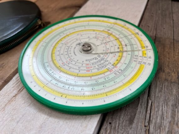 Faber Castell 8/10 circular slide rule in case 1965 Germany