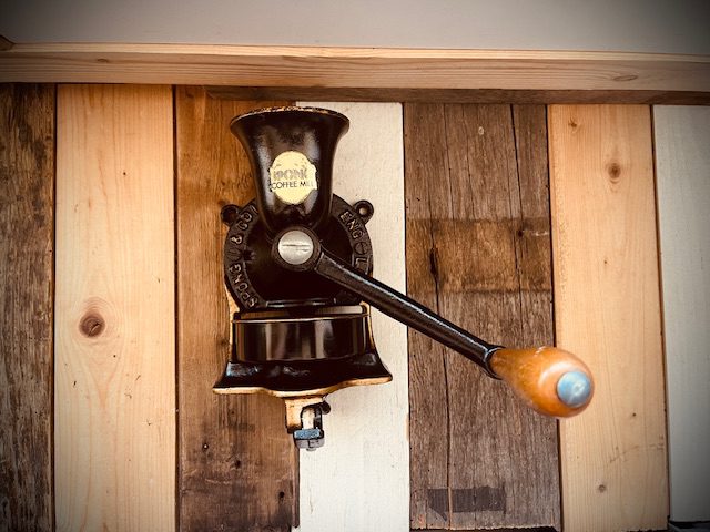 Spong no 1 cast iron Coffee Mill with cup England 1950
