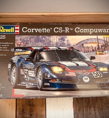 Revell 07069 Corvette C5-R 1:25 model kit 2014 Germany